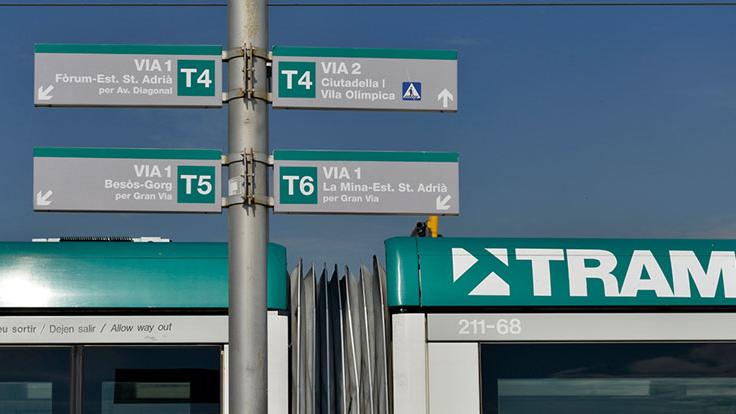 Cartell de senyalització de línies del Tram